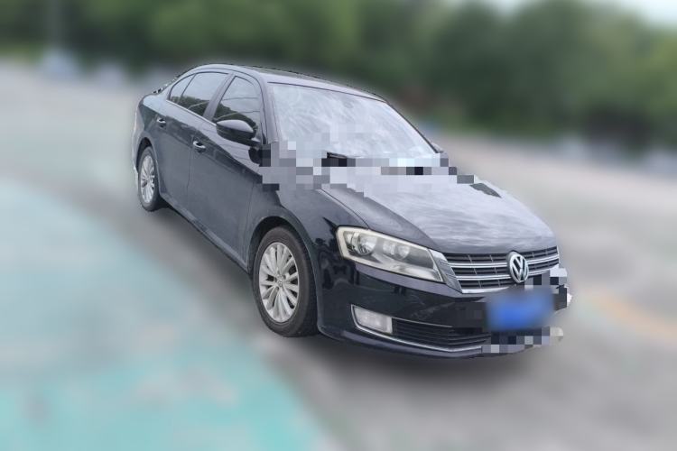 Used Volkswagen Lavida 2013 1.4 TSI DSG Luxury Navigation Edition Front Right 45 Deg