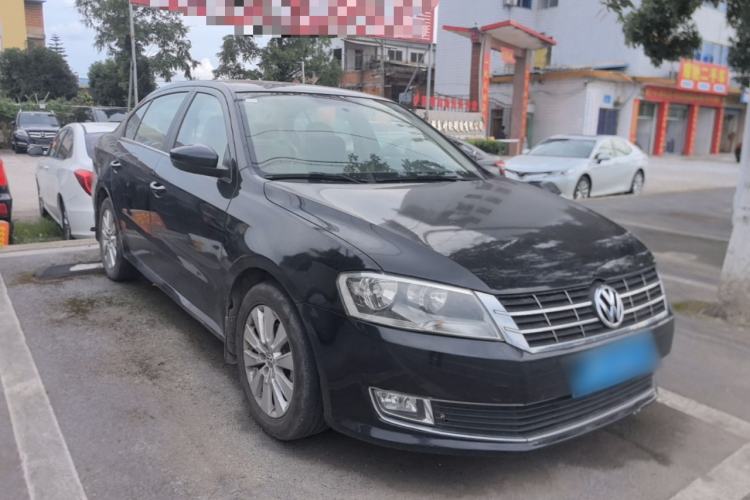 Used Volkswagen Lavida 2013 Restyled Classic 1.6L Manual Comfort Edition Front Right 45 Deg
