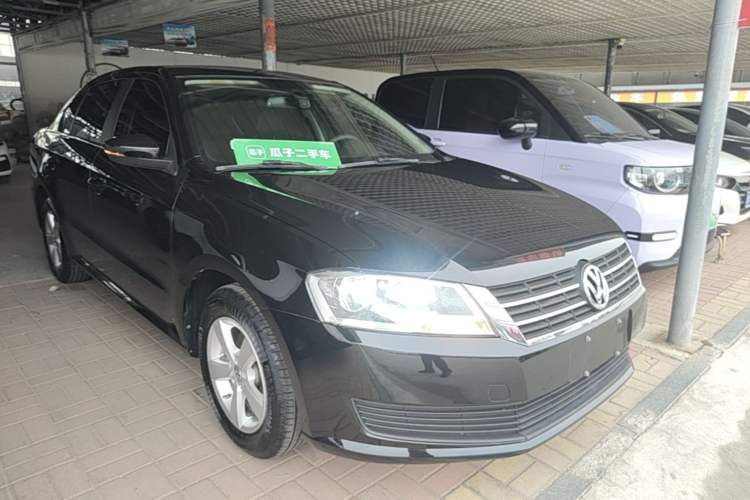 Used Volkswagen Lavida 2013 Revised Classic 1.6L Manual Fashion Edition Front Right 45 Deg