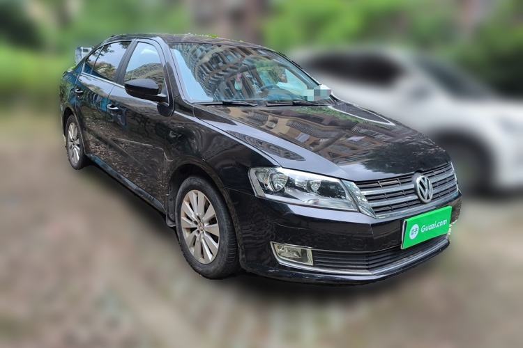 Used Volkswagen Lavida 2013 Revised Version 1.4 TSI DSG Comfort Edition Front Right 45 Deg