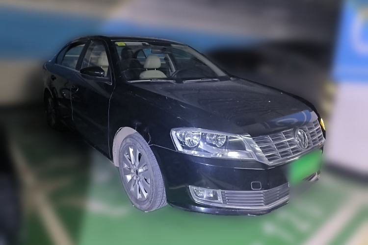 Used Volkswagen Lavida 2013 Restyled Classic 1.6L Manual Comfort Edition Front Right 45 Deg