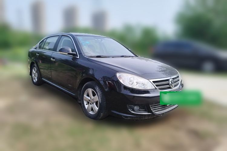 Used Volkswagen Lavida 2013 1.6L Manual Fashion Edition Front Right 45 Deg
