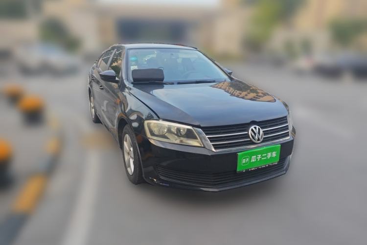 Used Volkswagen Lavida 2013 Revised Classic 1.6L Automatic Fashion Edition Front Right 45 Deg