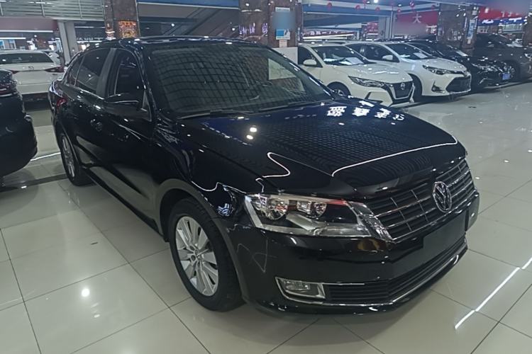 Used Volkswagen Lavida 2013 Restyled Classic 1.6L Manual Comfort Edition Front Right 45 Deg