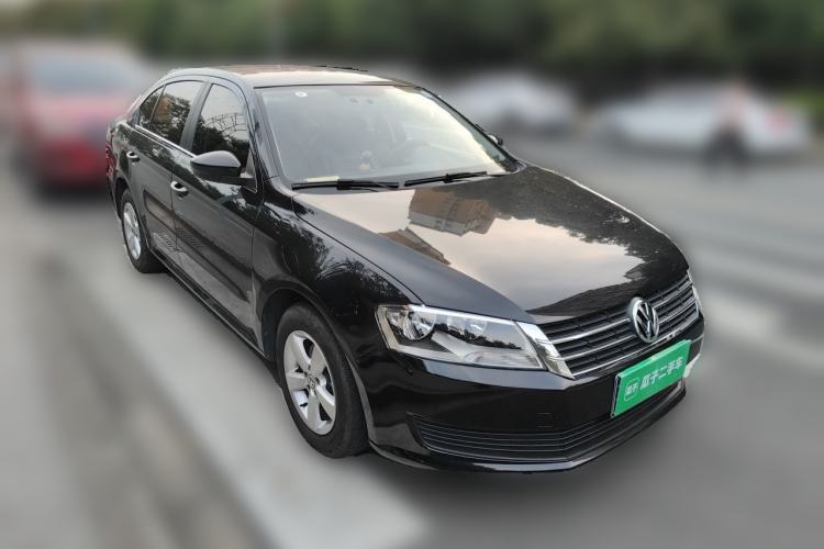 Used Volkswagen Lavida 2013 Revised Classic 1.6L Automatic Fashion Edition Front Right 45 Deg