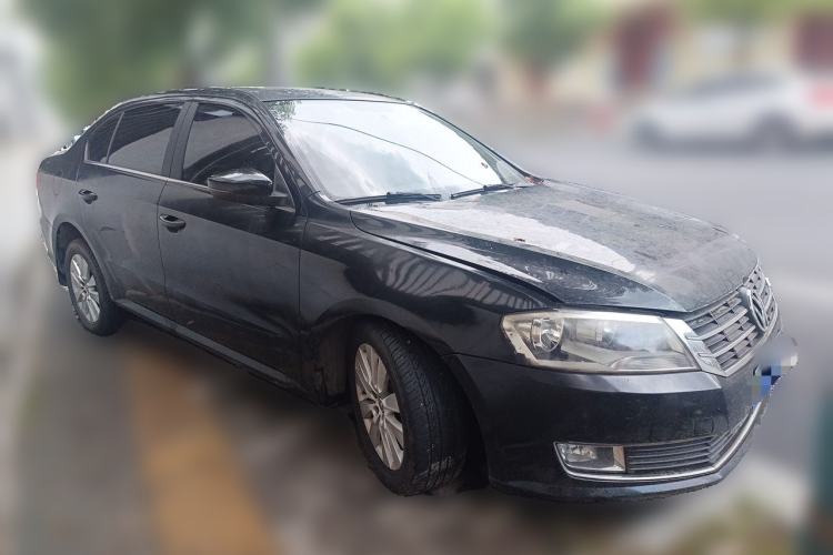Used Volkswagen Lavida 2013 1.4TSI DSG Comfort Edition Front Right 45 Deg