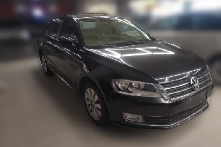 Used Volkswagen Lavida 2013 Revised Version 1.4 TSI DSG Comfort Edition Front Right 45 Deg