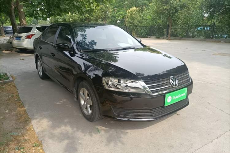 Used Volkswagen Lavida 2013 Revised Classic 1.6L Manual Fashion Edition Front Right 45 Deg