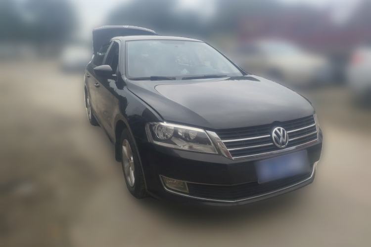 Used Volkswagen Lavida 2013 Revised Classic 1.6L Manual Fashion Edition Front Right 45 Deg