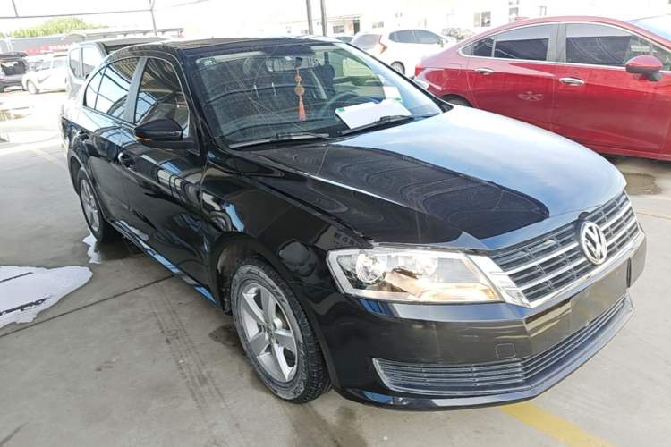 Used Volkswagen Lavida 2013 Revised Classic 1.6L Manual Fashion Edition Front Right 45 Deg