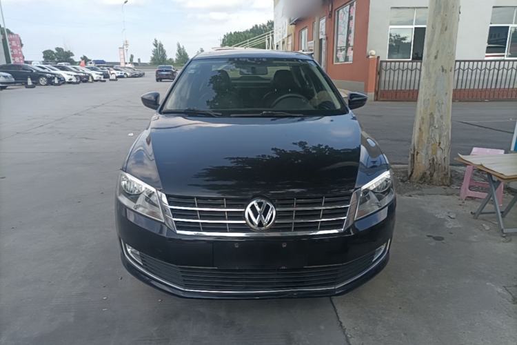 Used Volkswagen Lavida 2013 Restyled Classic 1.6L Manual Comfort Edition Front