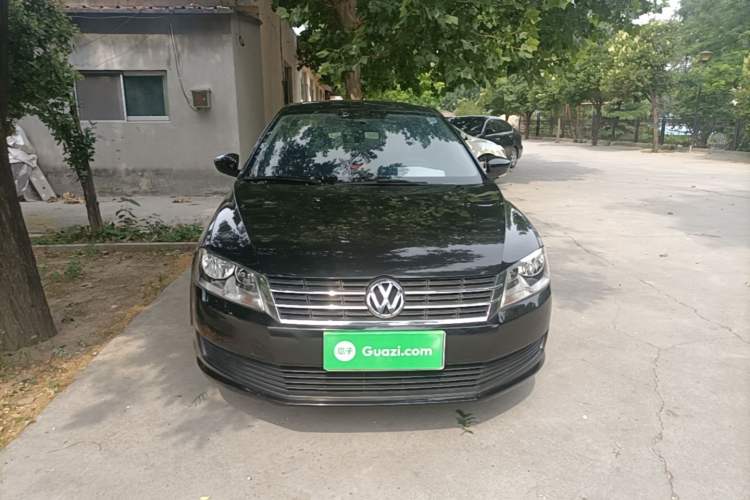 Used Volkswagen Lavida 2013 Revised Classic 1.6L Manual Fashion Edition Front