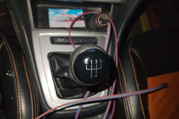 Used Volkswagen Lavida 2013 Revised Classic 1.6L Manual Fashion Edition Gear Lever