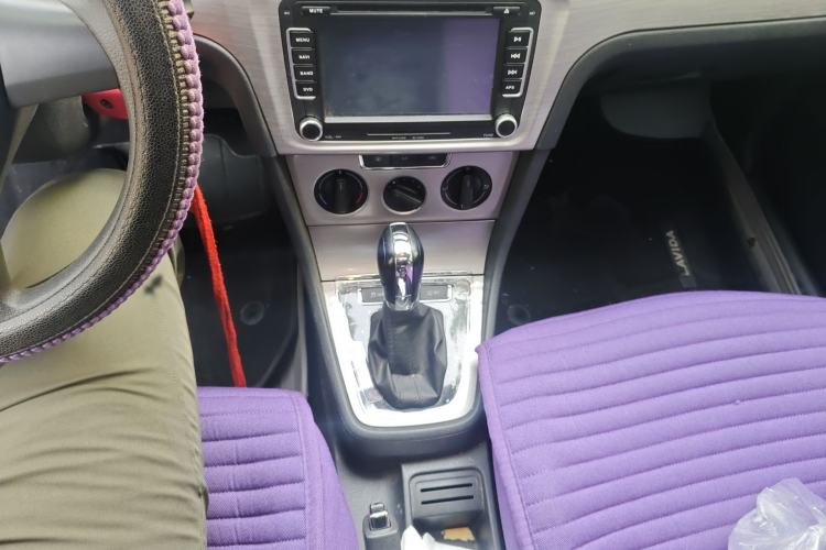 Used Volkswagen Lavida 2013 Restyled Classic 1.6L Automatic Comfort Edition Gear Lever