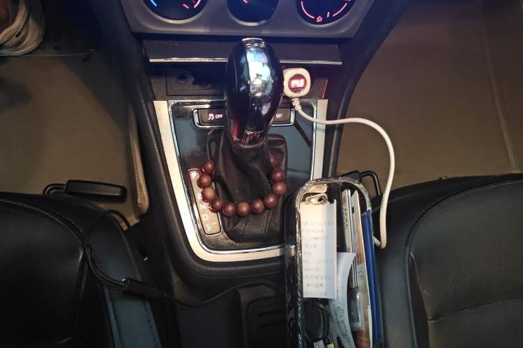 Used Volkswagen Lavida 2013 Revised Version 1.4 TSI DSG Comfort Edition Gear Lever