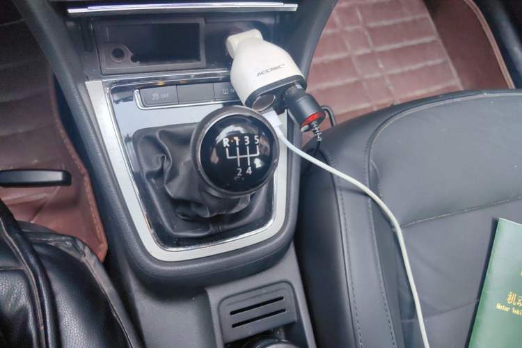Used Volkswagen Lavida 2013 Restyled Classic 1.6L Manual Comfort Edition Gear Lever
