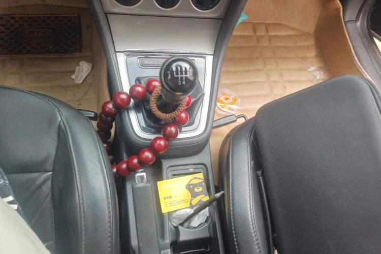 Used Volkswagen Lavida 2013 1.4TSI Manual Comfort Edition Gear Lever