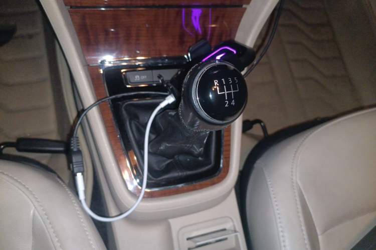 Used Volkswagen Lavida 2013 Restyled Classic 1.6L Manual Comfort Edition Gear Lever