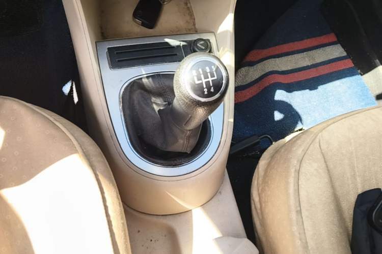 Used Volkswagen Lavida 2013 Classic 1.6L Manual Fashion Edition Gear Lever