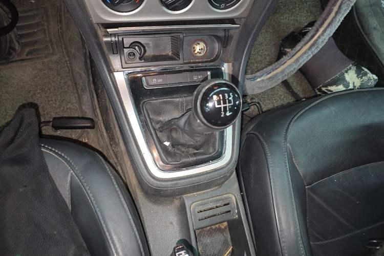 Used Volkswagen Lavida 2013 Restyled Classic 1.6L Manual Comfort Edition Gear Lever