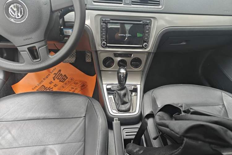 Used Volkswagen Lavida 2013 Restyled Classic 1.6L Automatic Comfort Edition Gear Lever