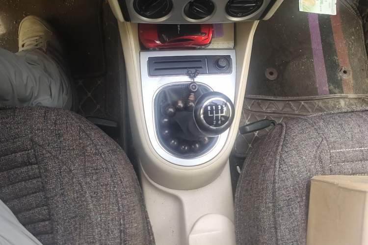 Used Volkswagen Lavida 2013 Classic 1.6L Manual Fashion Edition Gear Lever