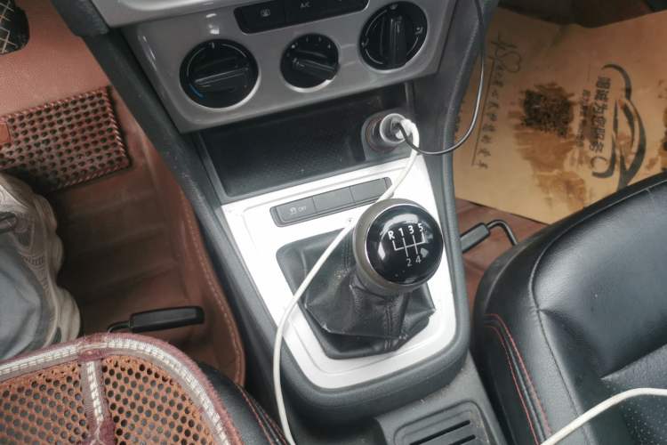 Used Volkswagen Lavida 2013 Revised Classic 1.6L Manual Fashion Edition Gear Lever