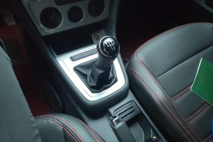 Used Volkswagen Lavida 2013 Revised Classic 1.6L Manual Fashion Edition Gear Lever