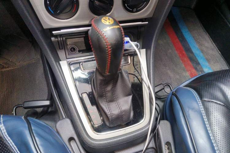 Used Volkswagen Lavida 2013 Restyled Classic 1.6L Automatic Comfort Edition Gear Lever