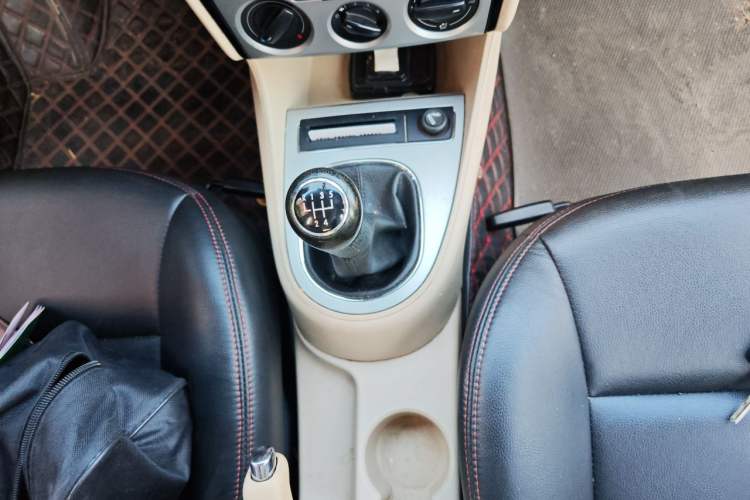Used Volkswagen Lavida 2013 Classic 1.6L Manual Fashion Edition Gear Lever