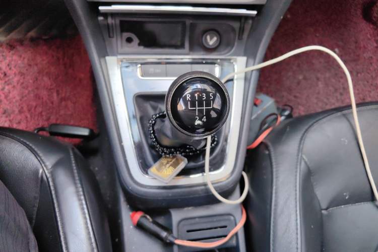 Used Volkswagen Lavida 2013 Restyled Classic 1.6L Manual Comfort Edition Gear Lever