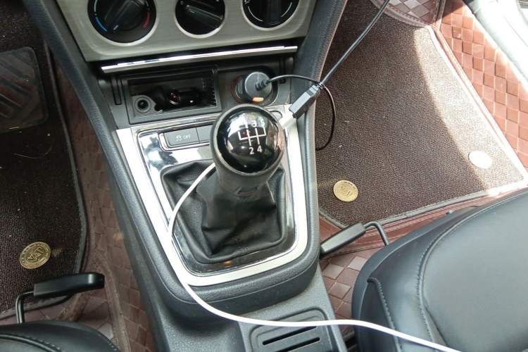 Used Volkswagen Lavida 2013 Restyled Classic 1.6L Manual Comfort Edition Gear Lever