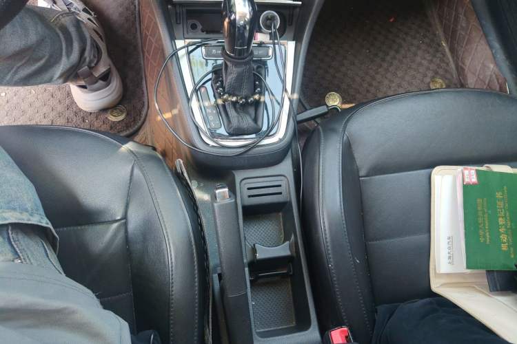Used Volkswagen Lavida 2013 Restyled Classic 1.6L Automatic Comfort Edition Gear Lever