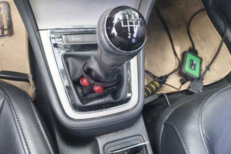 Used Volkswagen Lavida 2013 Restyled Classic 1.6L Manual Comfort Edition Gear Lever