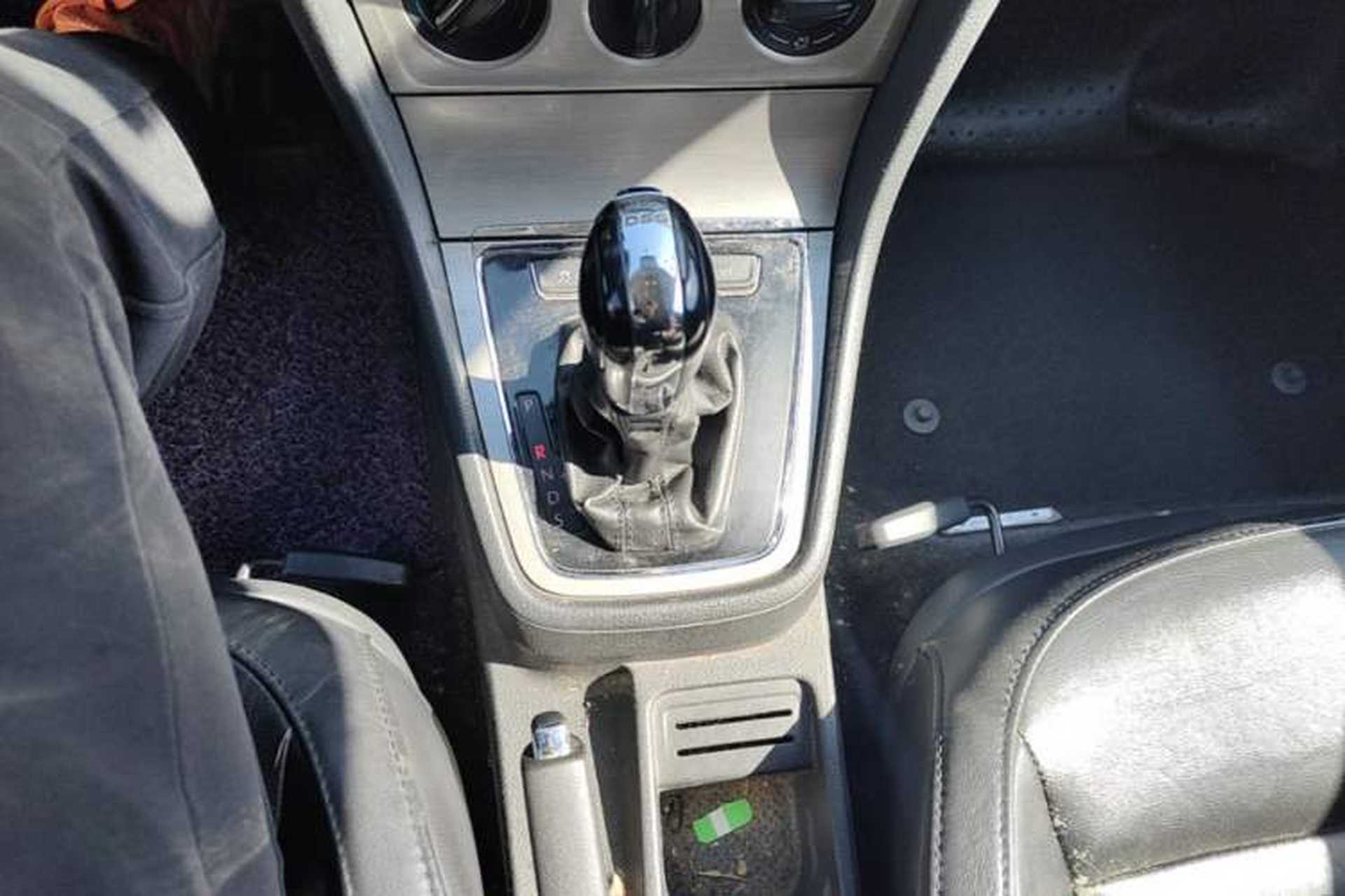 Used Volkswagen Lavida 2013 1.4TSI DSG Comfort Edition Gear Lever