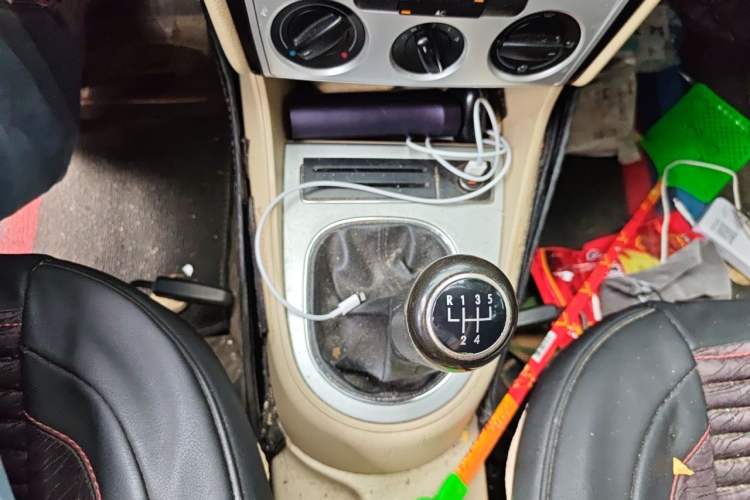 Used Volkswagen Lavida 2013 Classic 1.6L Manual Fashion Edition Gear Lever