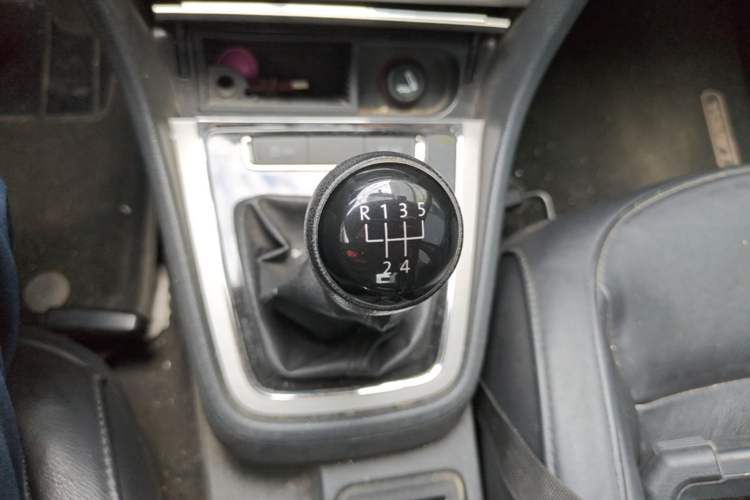Used Volkswagen Lavida 2013 Restyled Classic 1.6L Manual Comfort Edition Gear Lever