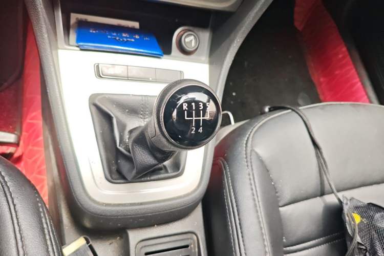 Used Volkswagen Lavida 2013 Revised Classic 1.6L Manual Fashion Edition Gear Lever