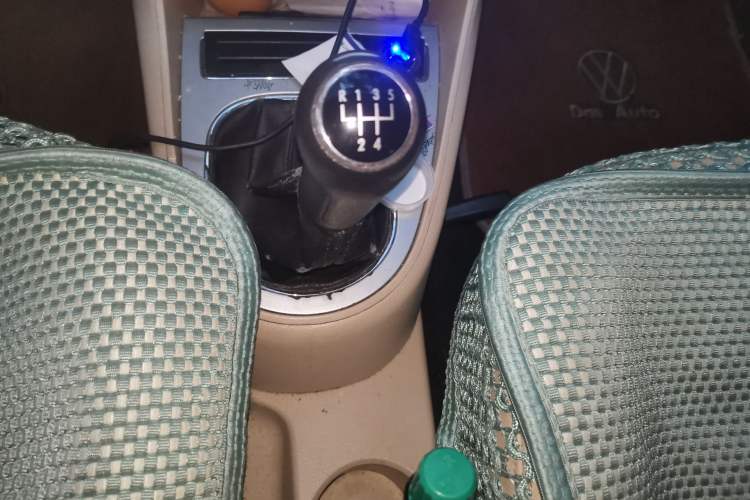 Used Volkswagen Lavida 2013 Classic 1.6L Manual Fashion Edition Gear Lever