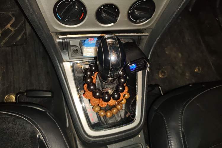 Used Volkswagen Lavida 2013 1.6L Automatic Comfort Edition Gear Lever