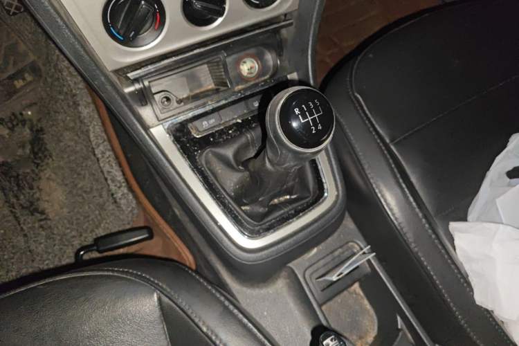 Used Volkswagen Lavida 2013 1.6L Manual Comfort Edition Gear Lever