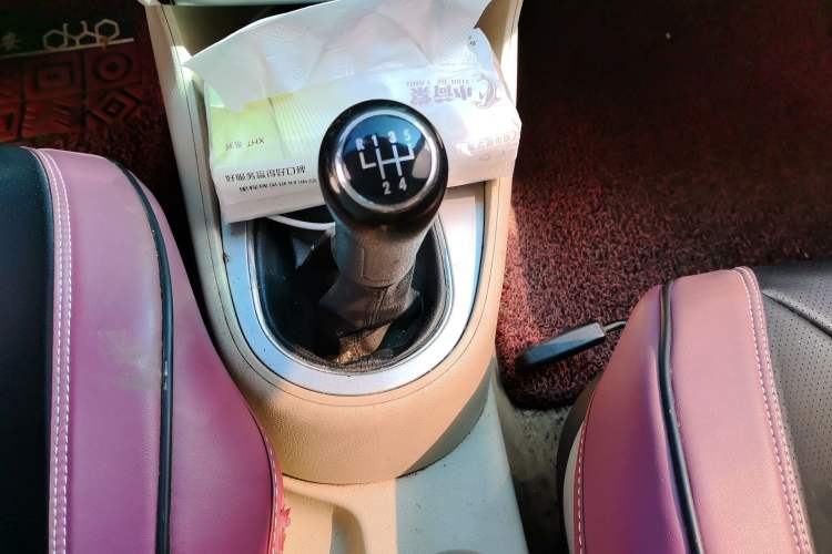Used Volkswagen Lavida 2013 Classic 1.6L Manual Fashion Edition Gear Lever