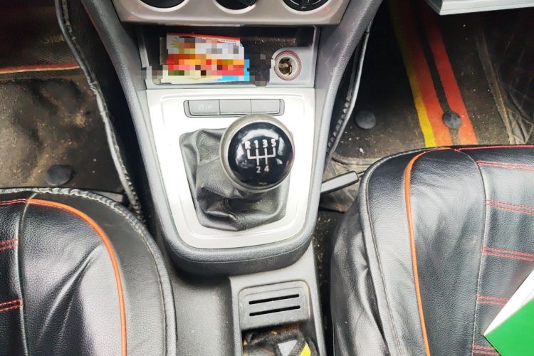 Used Volkswagen Lavida 2013 Revised Classic 1.6L Manual Fashion Edition Gear Lever