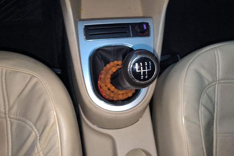 Used Volkswagen Lavida 2013 Classic 1.6L Manual Fashion Edition Gear Lever