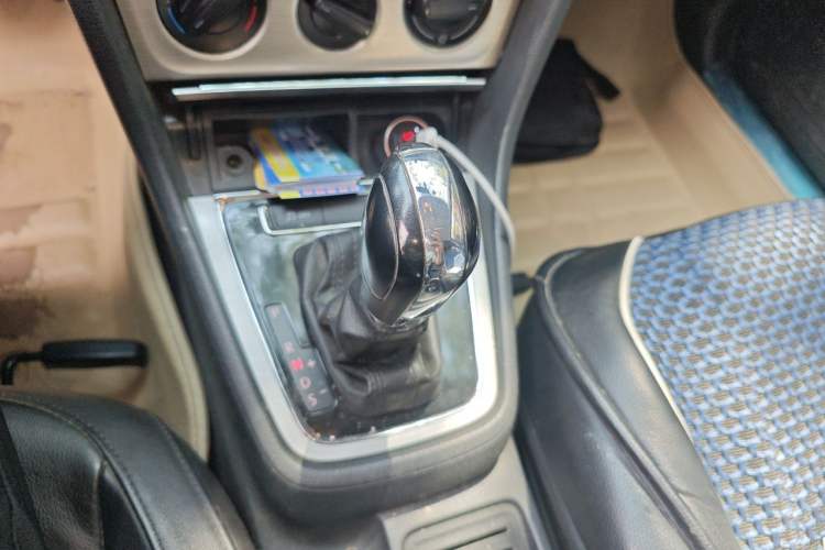 Used Volkswagen Lavida 2013 Restyled Classic 1.6L Automatic Comfort Edition Gear Lever