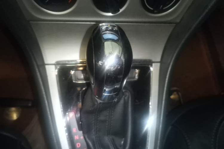 Used Volkswagen Lavida 2013 Revised Version 1.4 TSI DSG Comfort Edition Gear Lever