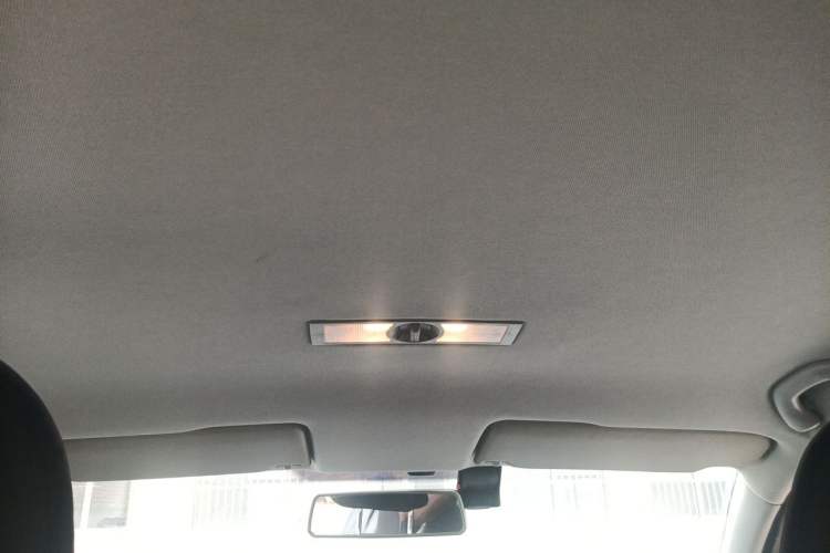 Used Volkswagen Lavida 2013 Revised Classic 1.6L Manual Fashion Edition Headliner