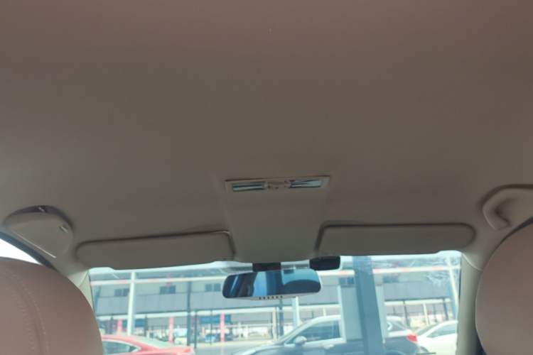 Used Volkswagen Lavida 2013 Classic 1.6L Manual Fashion Edition Headliner