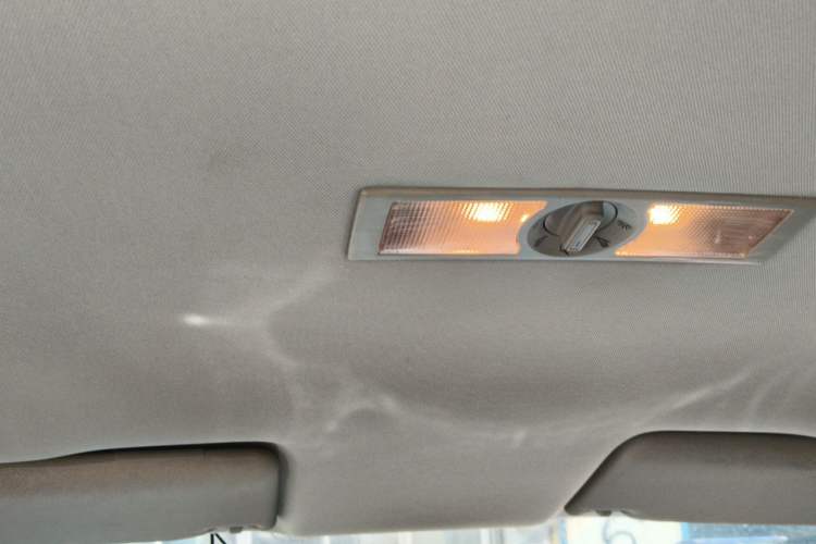 Used Volkswagen Lavida 2013 Revised Classic 1.6L Manual Fashion Edition Headliner