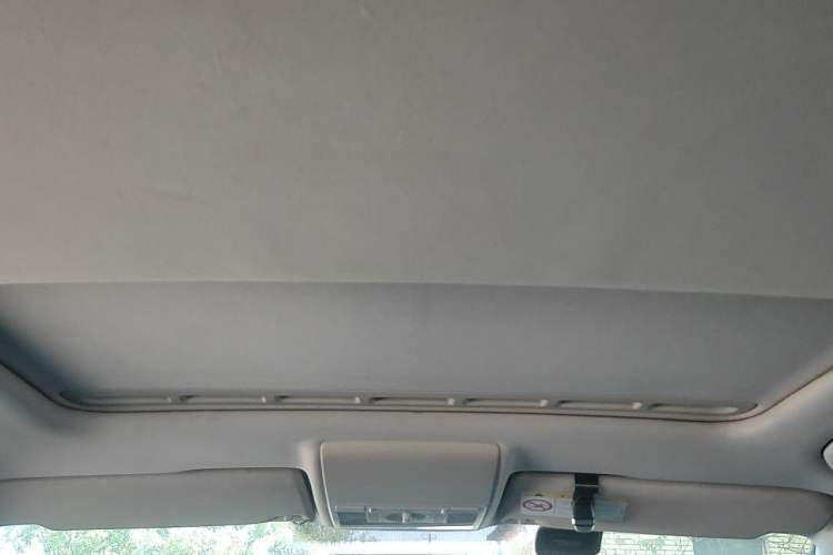 Used Volkswagen Lavida 2013 Restyled Classic 1.6L Manual Comfort Edition Headliner